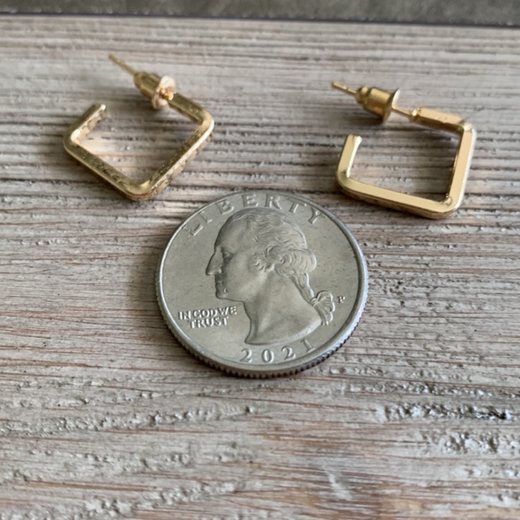 6/$8 NEW Gold Tone Hoop Earrings - Picture 3 of 14